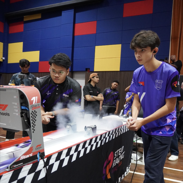 Race launch moment with the start system releasing the cars